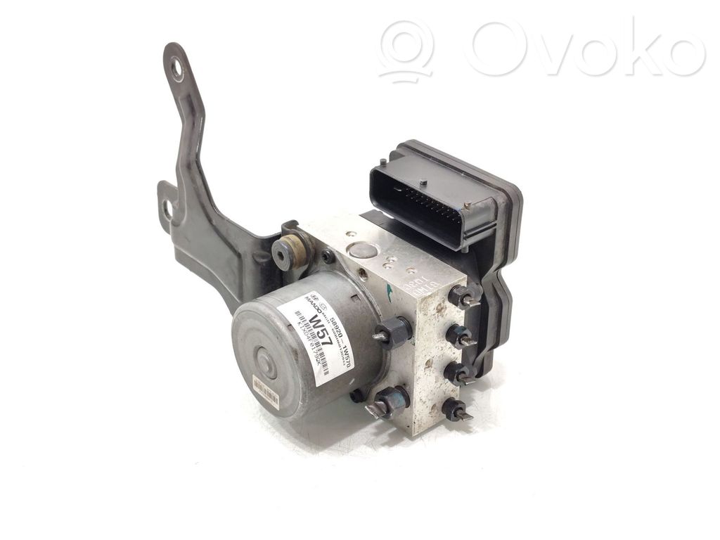 Bomba de ABS   589201W570