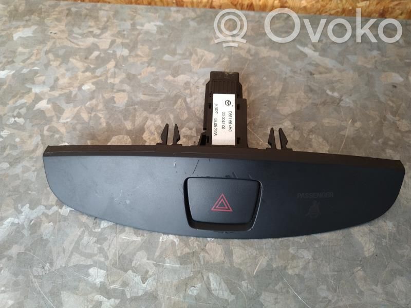 Hätävilkkujen kytkin   D651664H0