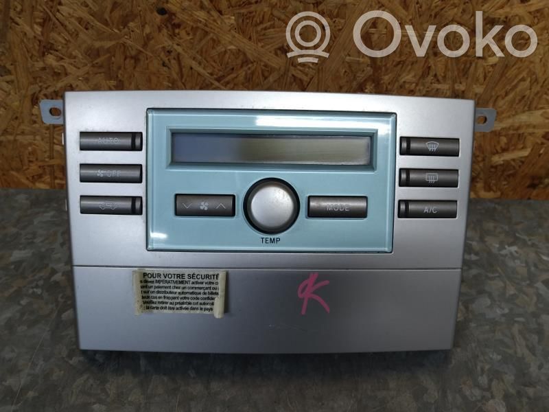 Toyota Corolla Verso E121 Climate control unit 