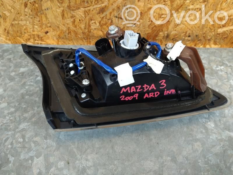 Tailgate rear/tail lights
