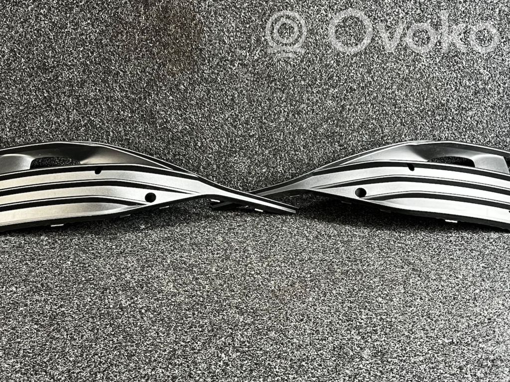 Seat Leon IV Unteres Gitter dreiteilig vorne 