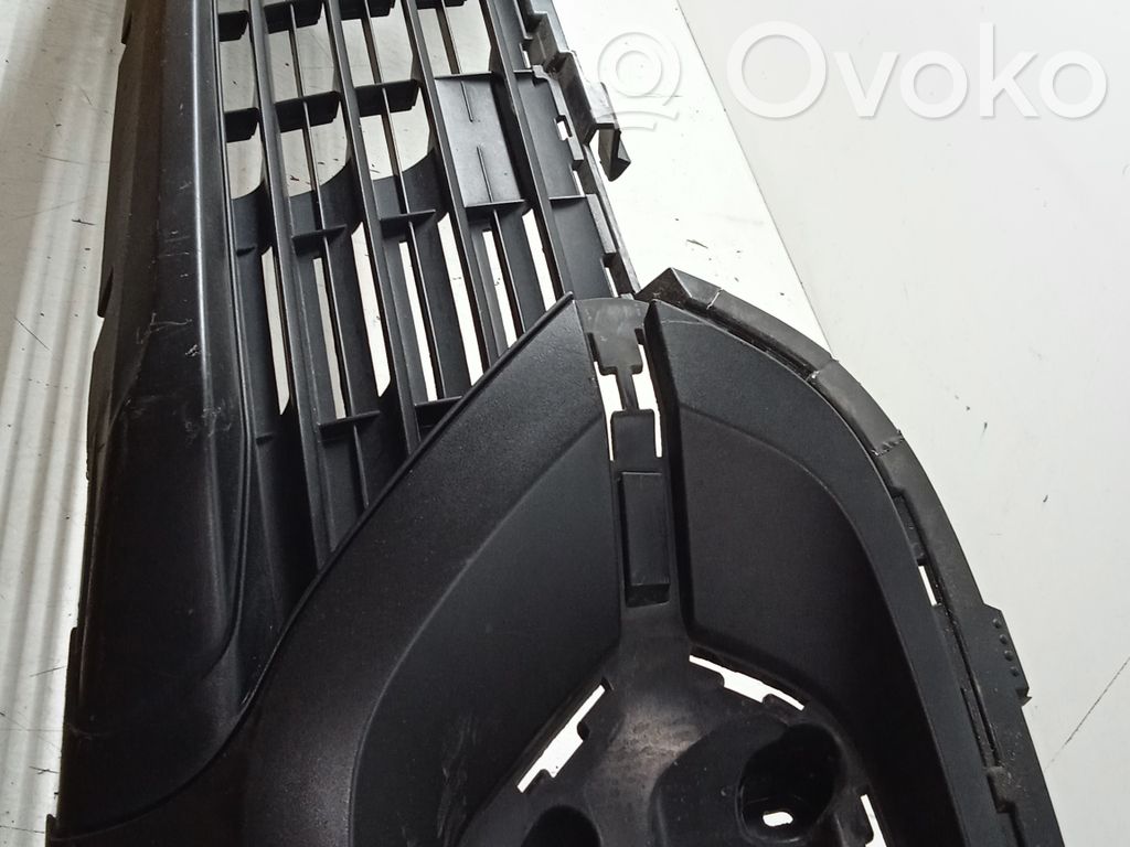 Toyota Proace Front bumper lower grill 