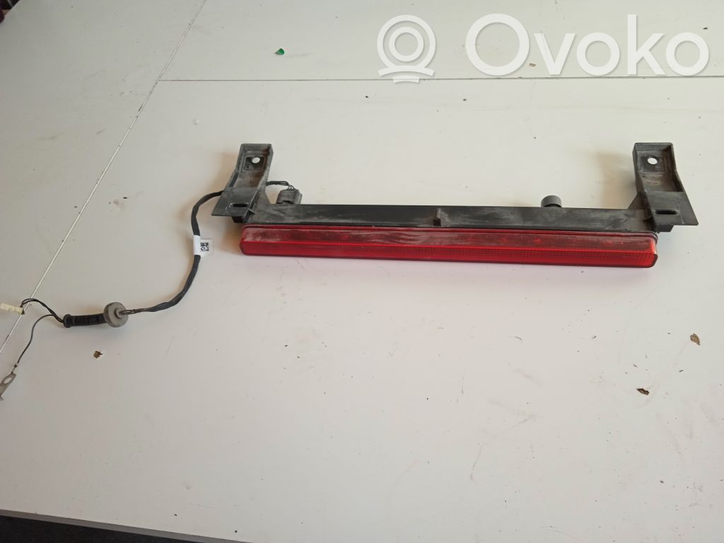 Volvo XC40 Third/center stoplight 