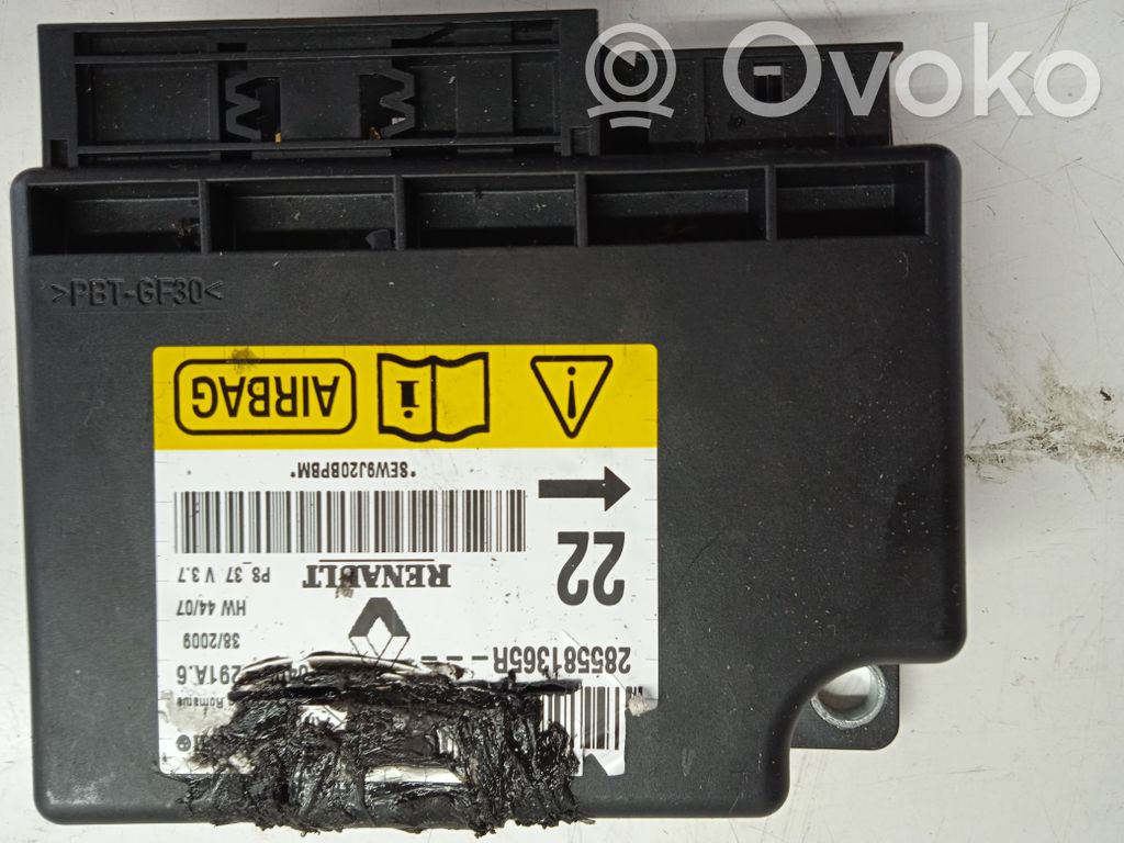 Renault Megane III Airbag control unit/module 