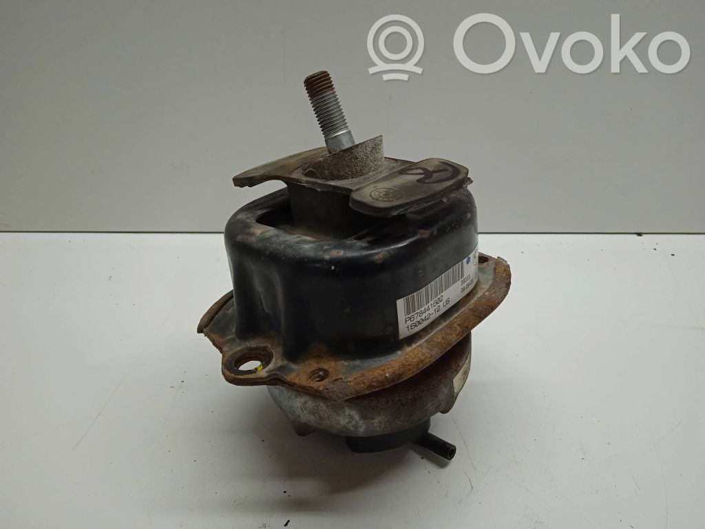 BMW X5 E70 Engine mount bracket 