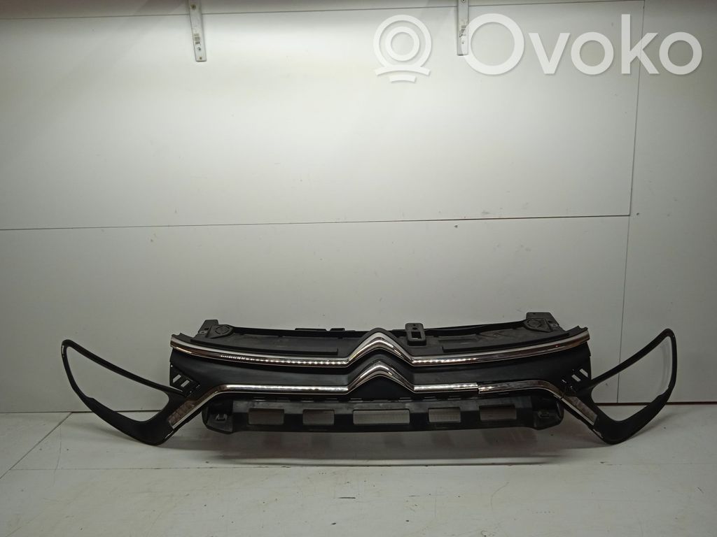 Citroen C3 Front bumper upper radiator grill 