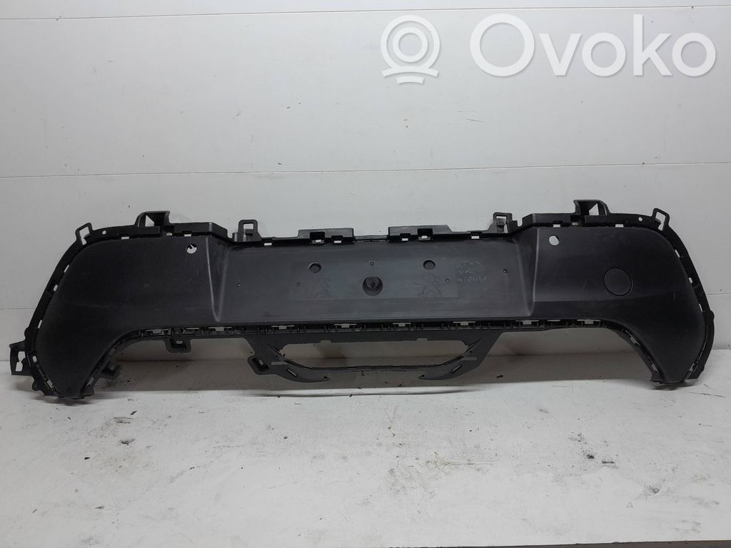 Peugeot 208 II Moldura inferior del parachoques trasero 