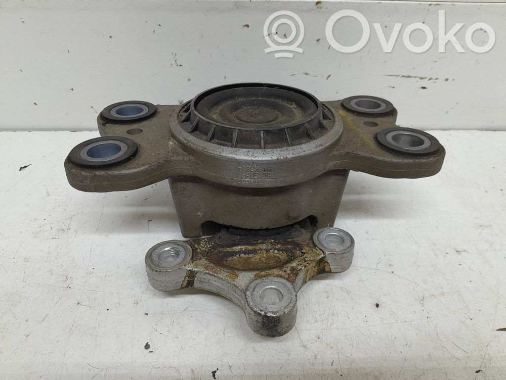 Volvo V60 Engine mount bracket 
