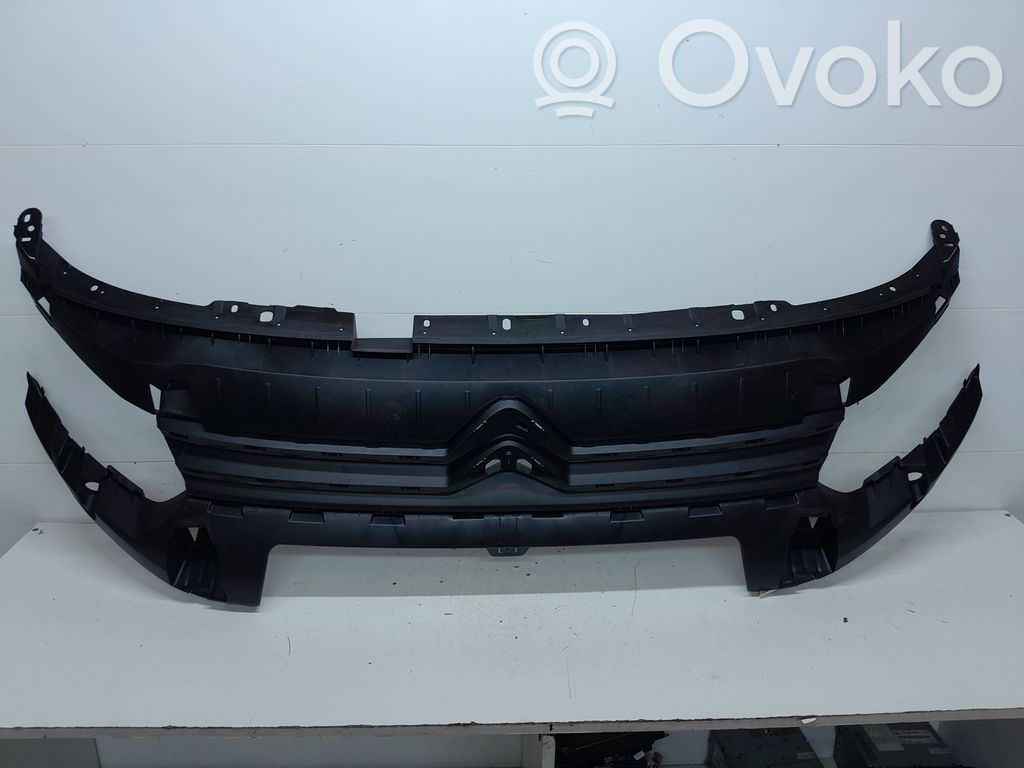 Citroen Berlingo Front bumper upper radiator grill 