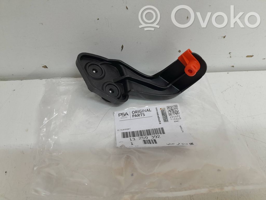Opel Corsa D Rear bumper mounting bracket 