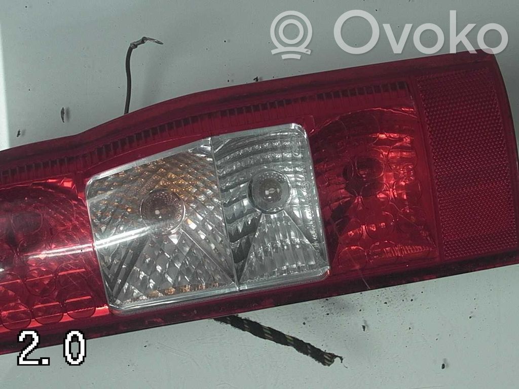 Lámpara de faros/luces traseros   6C1113450AA
