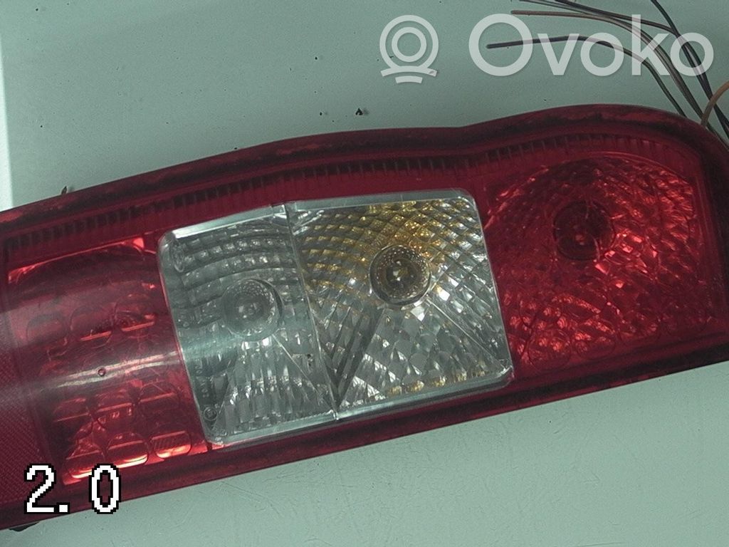 Takavalon polttimo   6C1113451AA