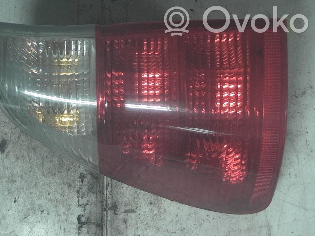 Lámpara de faros/luces traseros
