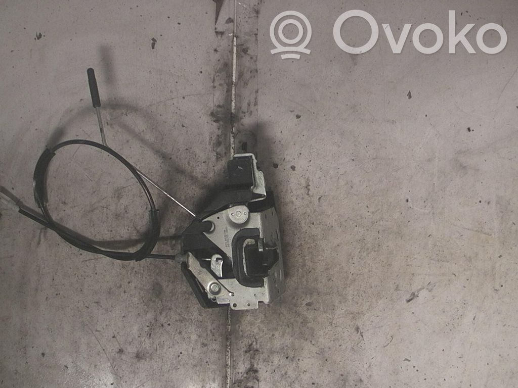 Loading door lock