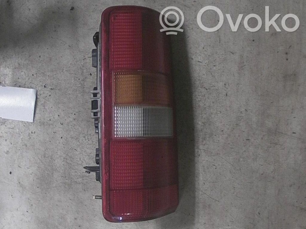 Lámpara de faros/luces traseros