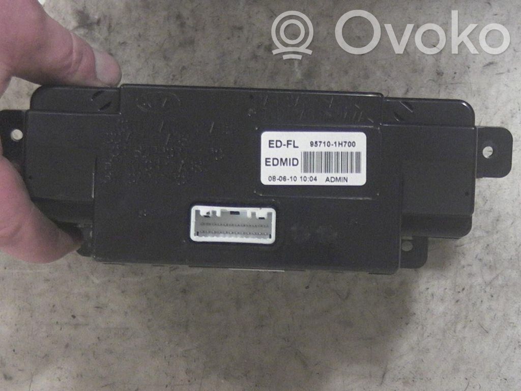 GPS navigation control unit/module   957101H700