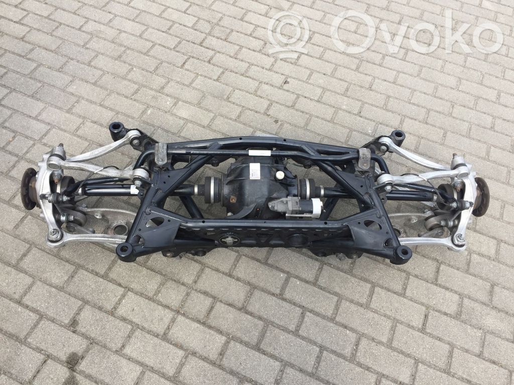 BMW M4 G82 G83 Galinis traversas 