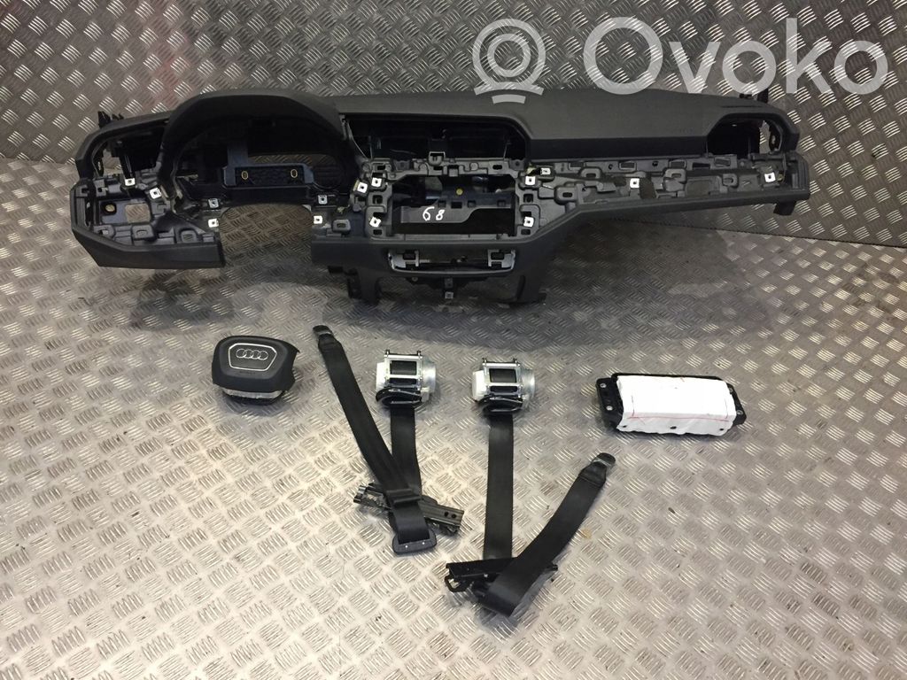 Audi RS Q3 Panelė 