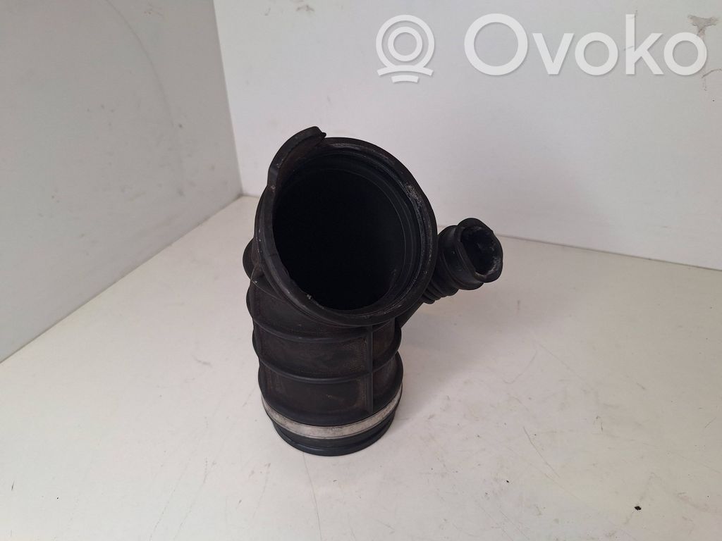 BMW 5 E39 Ilmanoton kanavan osa 