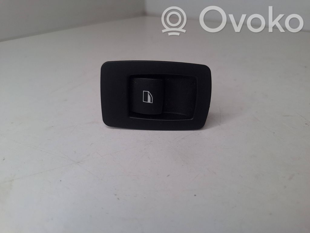 Electric window control switch   3424602