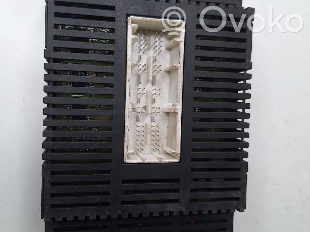Unité de commande / module Xénon   6962724,593764,532254808