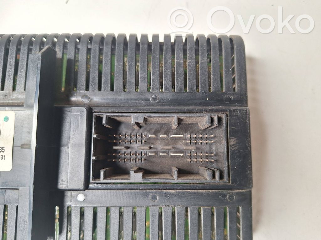 Light switch   6936822,0064044,532228421