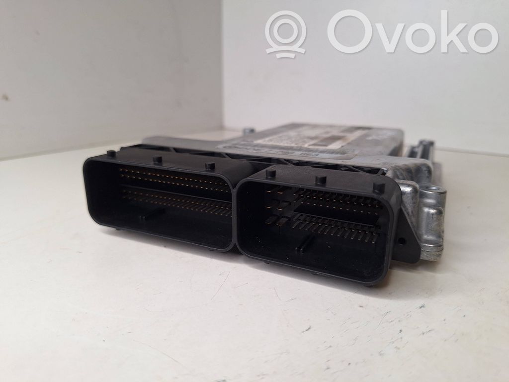 Motorsteuergerät/-modul   7793863