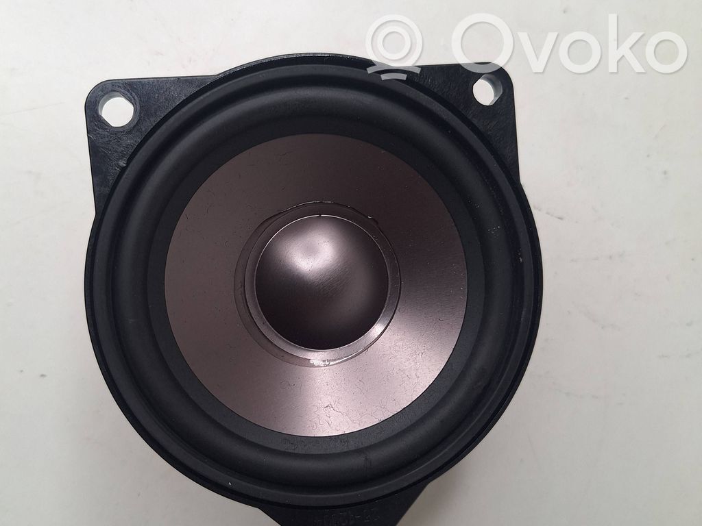 Altavoz de la puerta trasera   6907641,73866112
