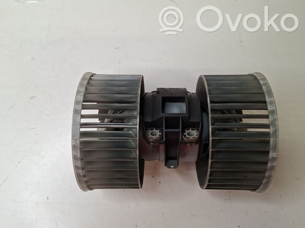 BMW X3 E83 Mazā radiatora ventilators 