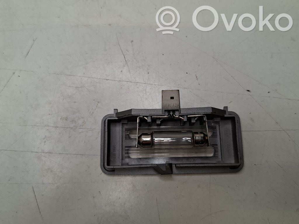 Front seat light   6902972