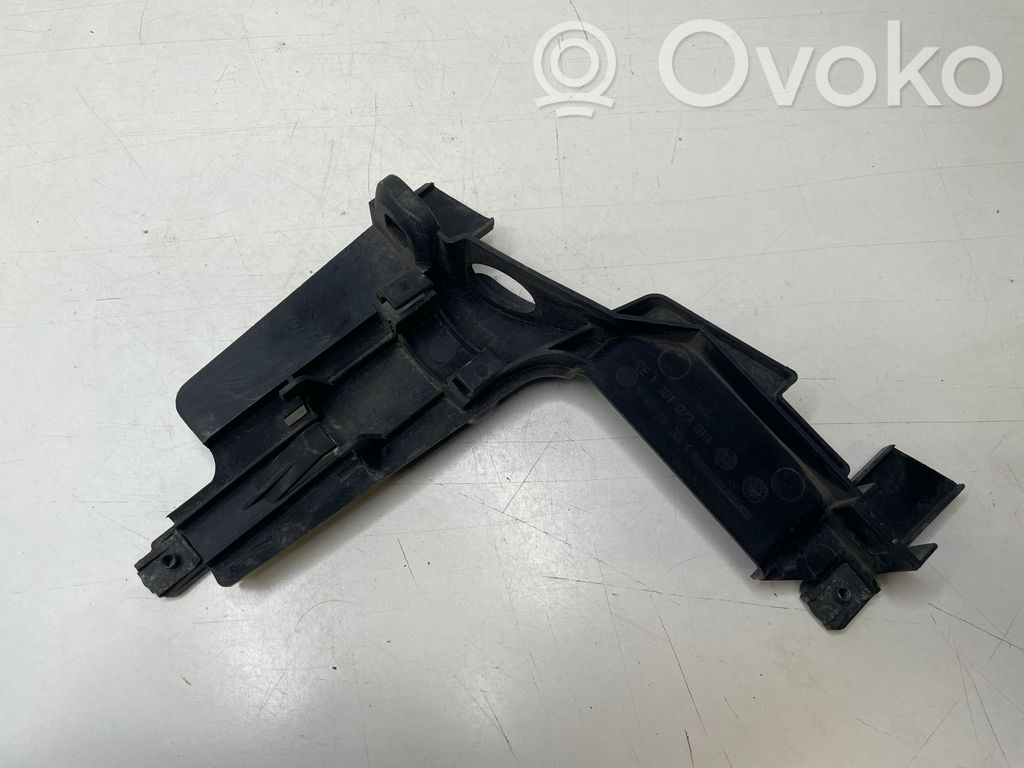 BMW 3 E46 Headlight/headlamp mounting bracket 