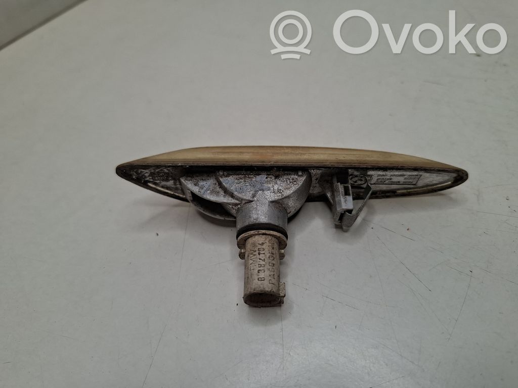 Front fender indicator light   8382104