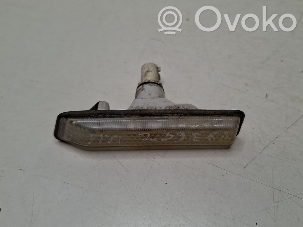 BMW X5 E53 Front fender indicator light 