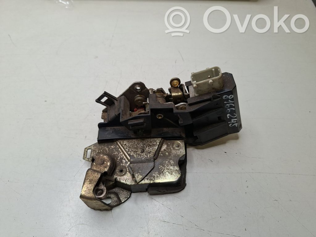 Rear door lock   8166245