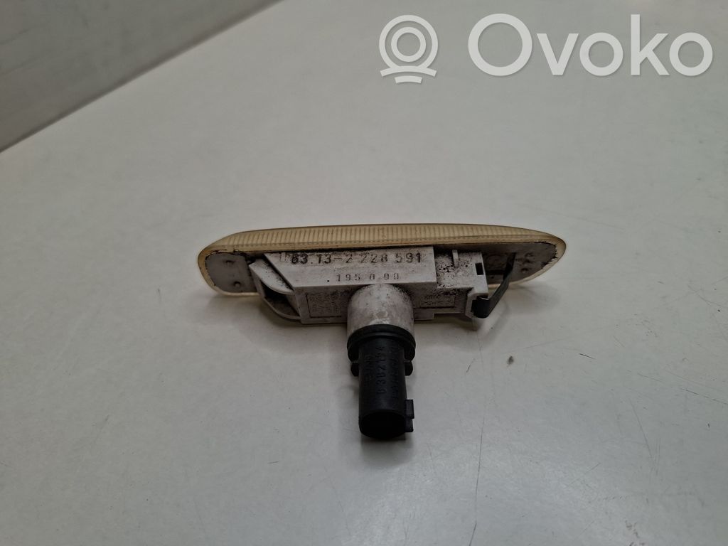 BMW 3 E46 Front fender indicator light 