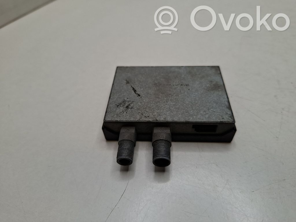 BMW 7 E38 Antenos stiprintuvas 