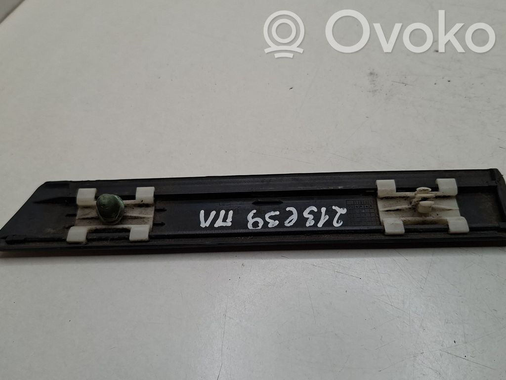 BMW 5 E39 Apdaila sparno (moldingas) 