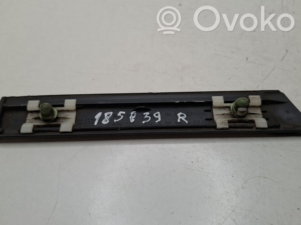 BMW 5 E39 Apdaila sparno (moldingas) 