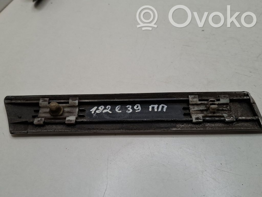 BMW 5 E39 Rivestimento parafango (modanatura) 