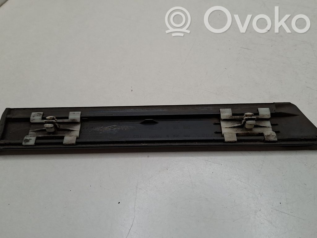 BMW 5 E39 Apdaila sparno (moldingas) 