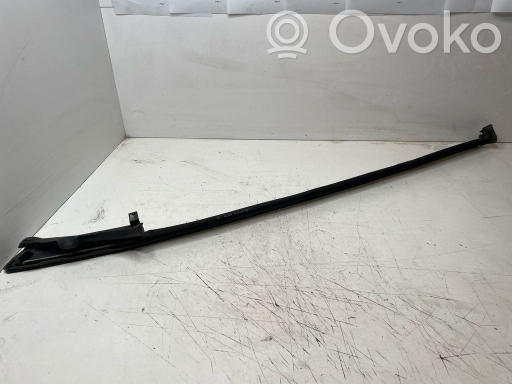BMW 3 E92 E93 Takaoven lasin muotolista 