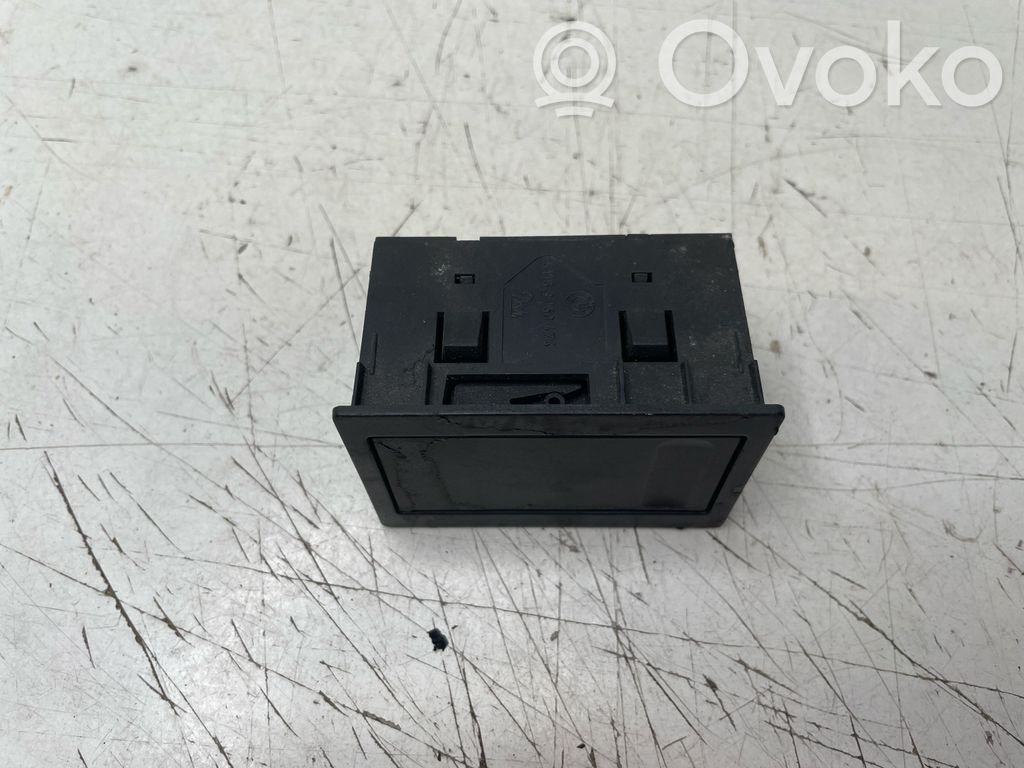 BMW 7 E38 Dashboard storage box/compartment 