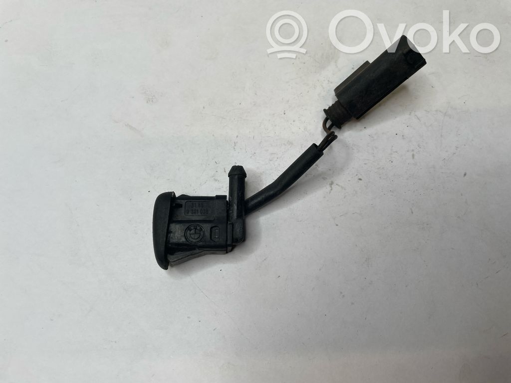 BMW 5 E39 Buse de lave-glace 