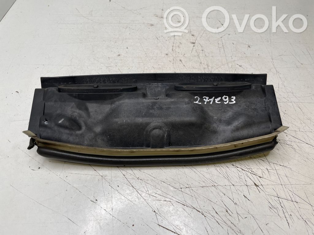 BMW 3 E92 E93 Alte piese compartiment motor 