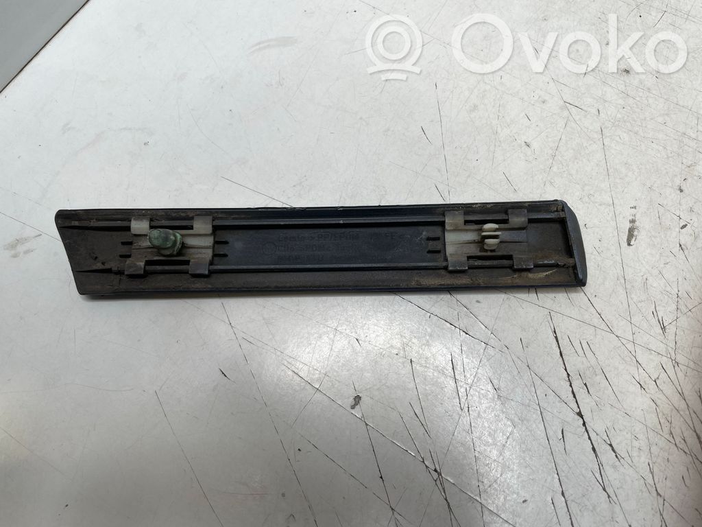BMW 5 E39 Apdaila sparno (moldingas) 