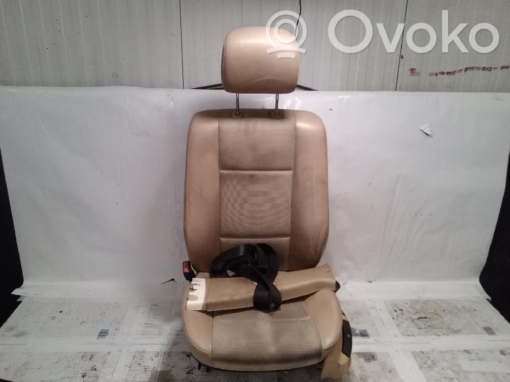 Front driver seat   52100032513