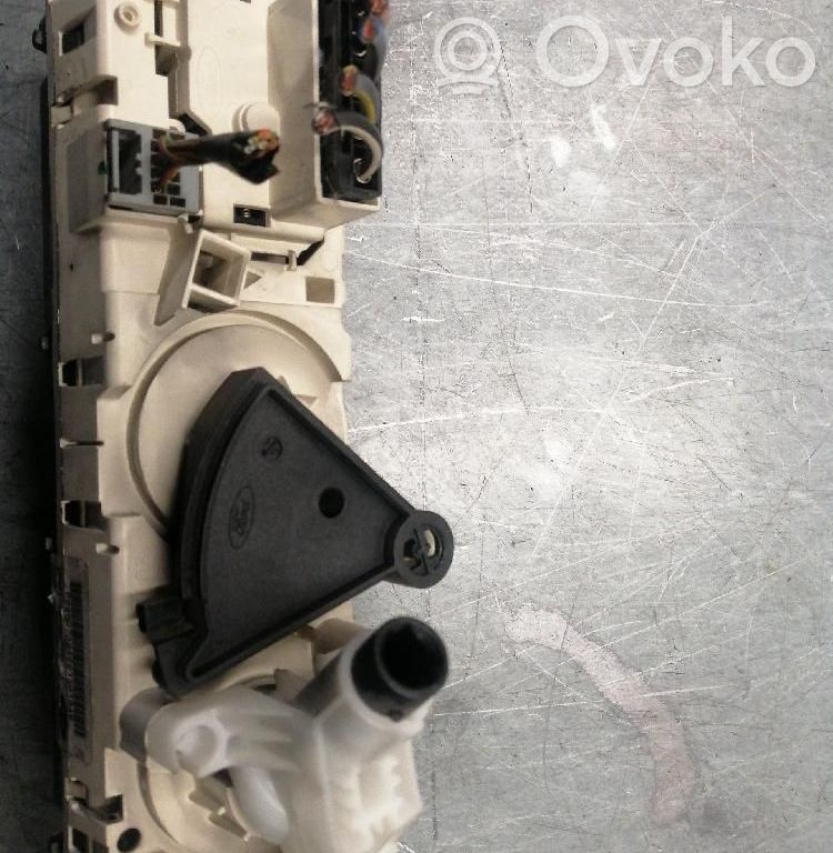 Climate control unit   69607324