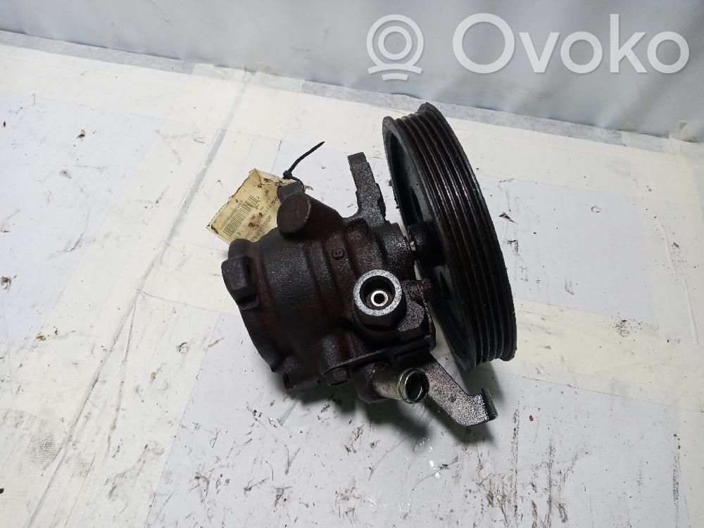 Renault Clio I Ohjaustehostimen pumppu 