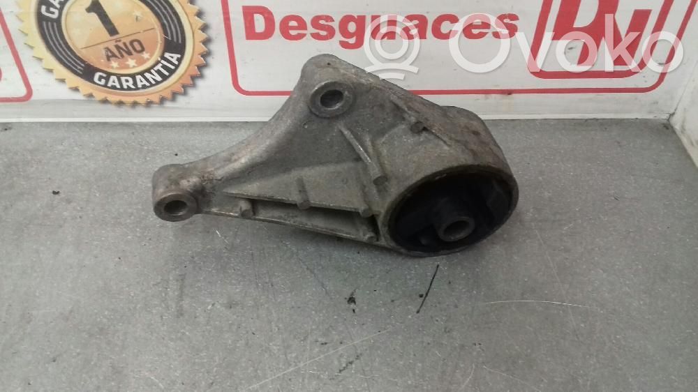 Engine mount bracket   90575186