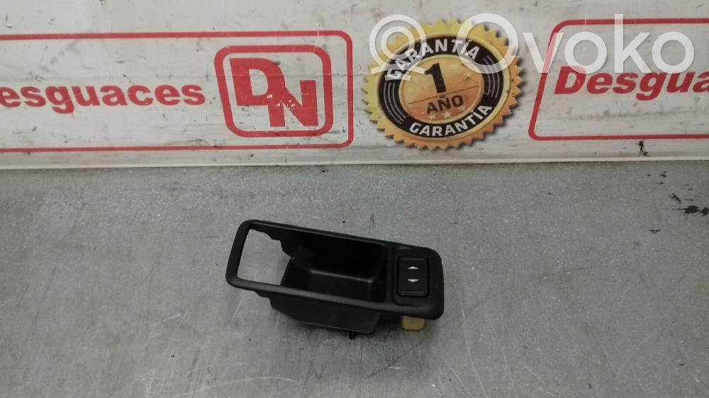 Asa de la ventanilla de la puerta delantera   3M51226A36AEW